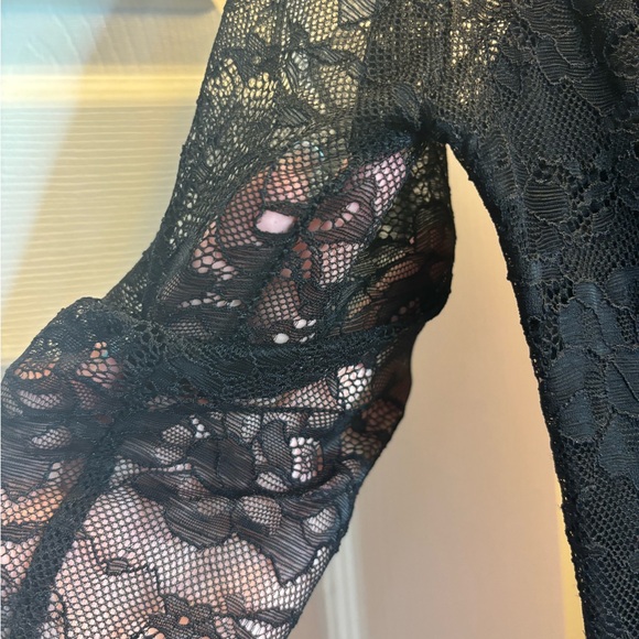 Black long sleeve dress with lace sleeves. - Picture 5 of 6